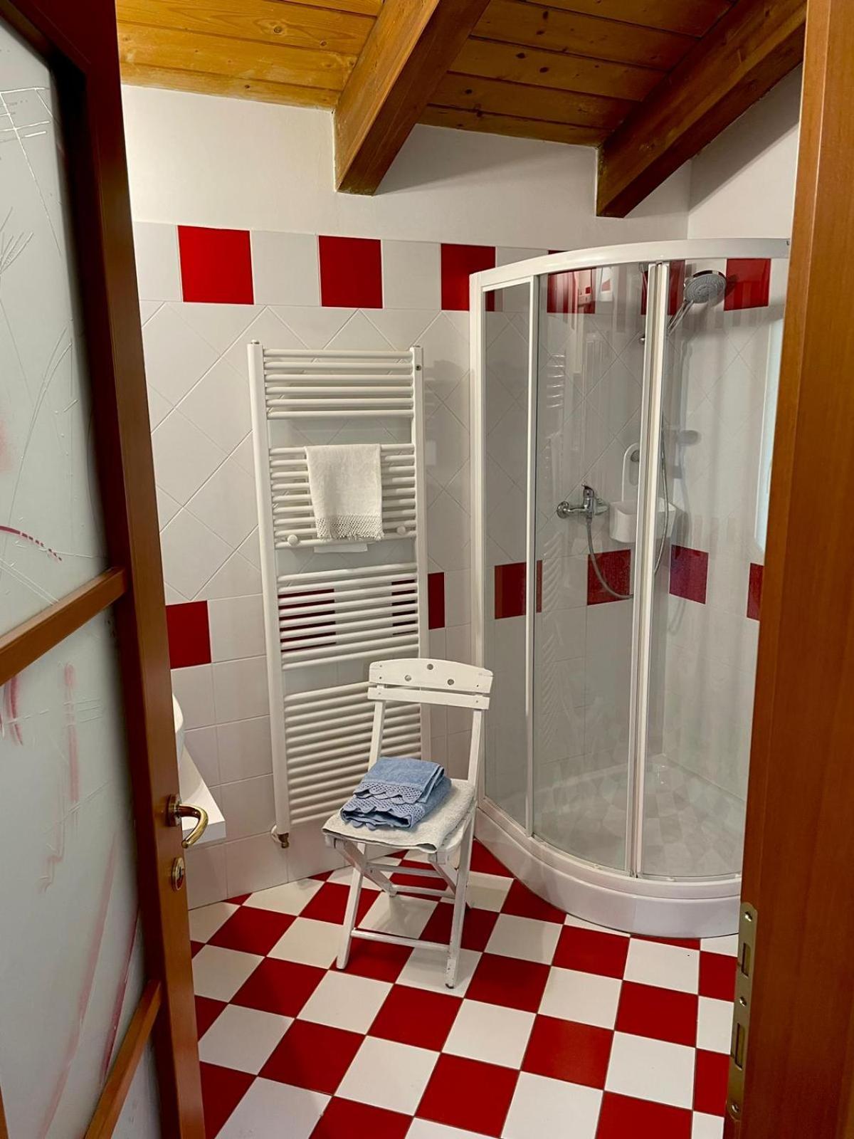 L'Angolo Di Leo Borgofranco d'Ivrea Exterior foto